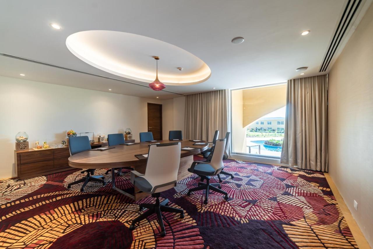 ฮอว์ทอร์น สวีท บาย วินด์แฮม ทวารกา Hotel ภายนอก รูปภาพ