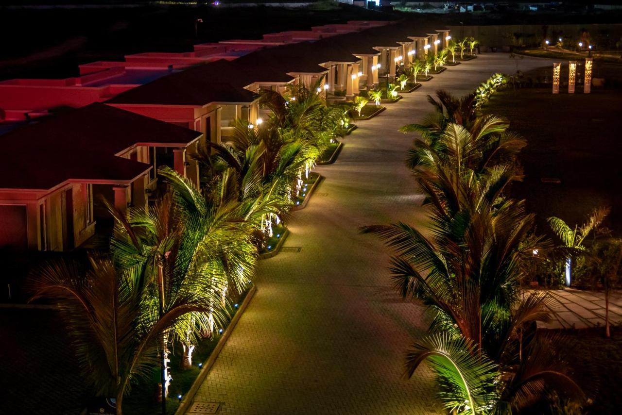 ฮอว์ทอร์น สวีท บาย วินด์แฮม ทวารกา Hotel ภายนอก รูปภาพ