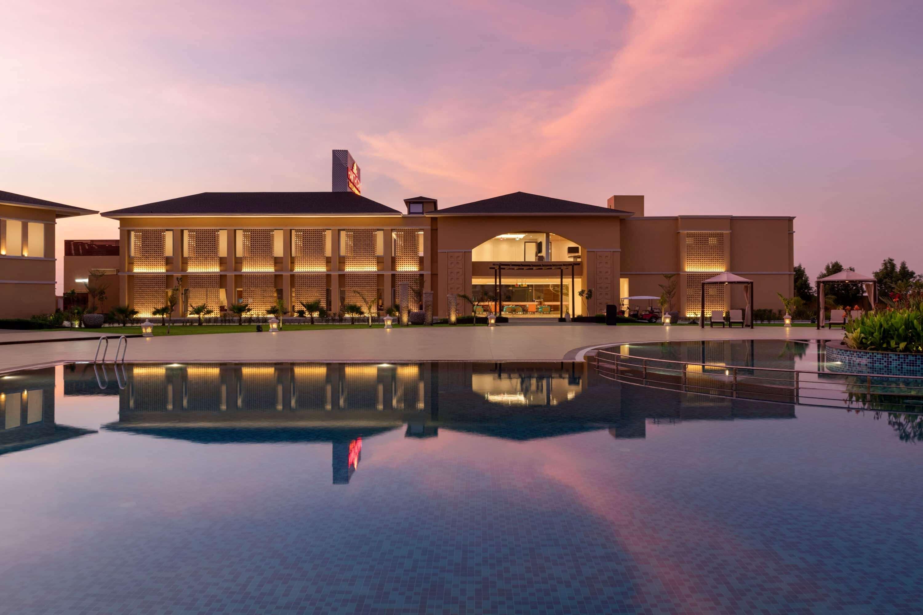 ฮอว์ทอร์น สวีท บาย วินด์แฮม ทวารกา Hotel ภายนอก รูปภาพ